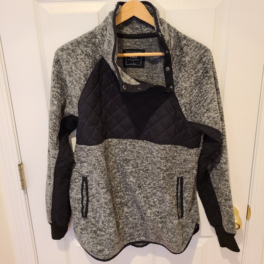 Abercrombie & Fitch Assymetrical Snap Fleece